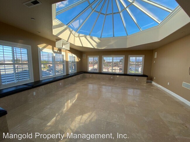Building Photo - 7 br, 4 bath House - 482 Larson Court