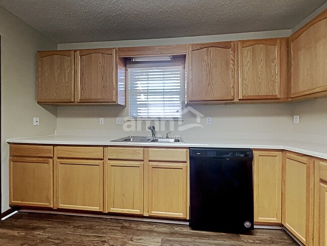 Foto del edificio - 2303 Sir Edward Ln