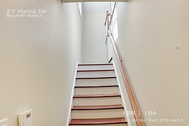 Building Photo - 27 Mattis Dr