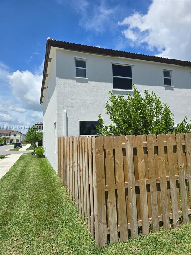 Foto del edificio - 2819 SE 26th Ave