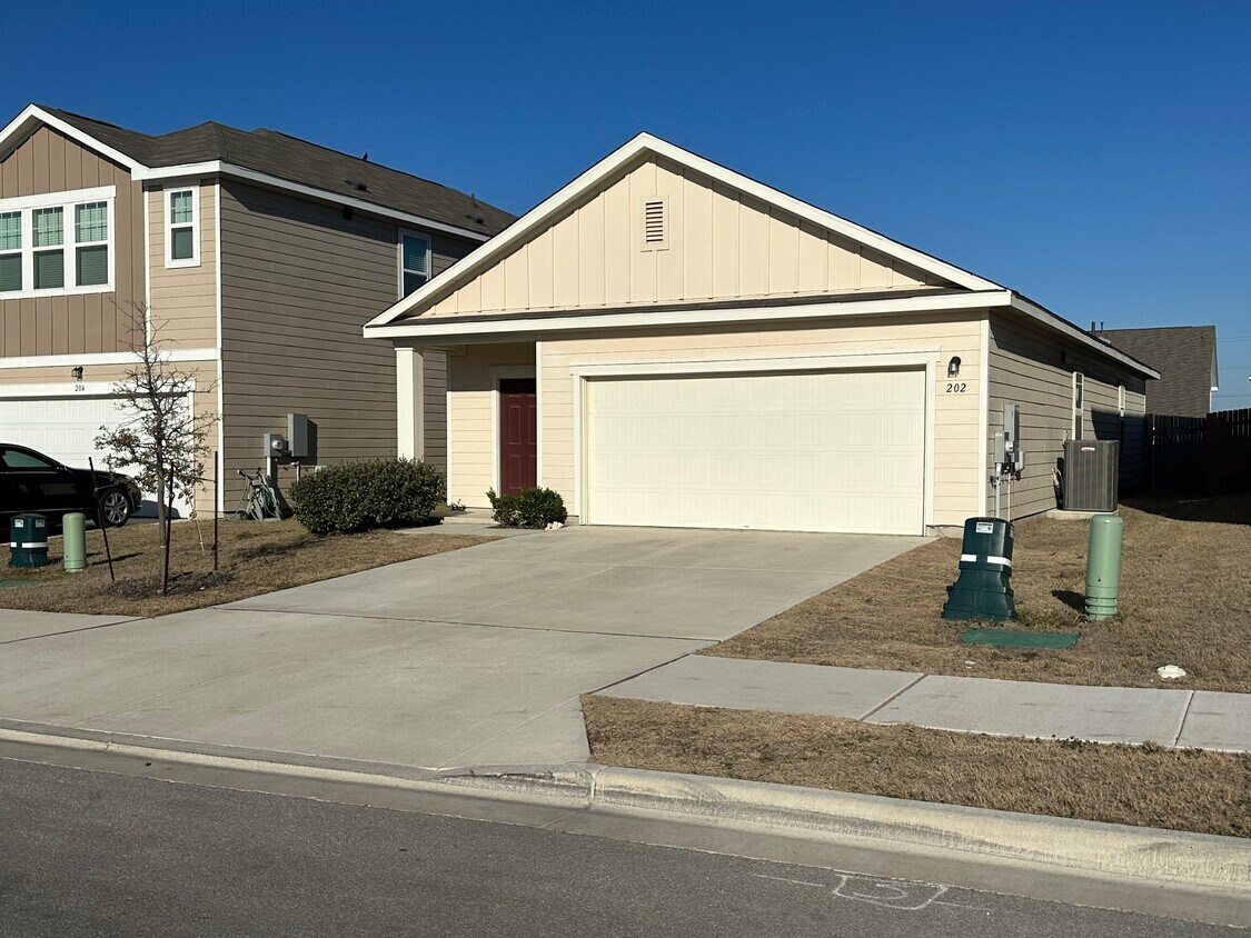 Primary Photo - 202 Gemsbok Rd