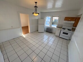 Building Photo - 35 13th St