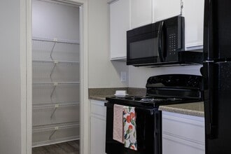 Building Photo - Skyler Ridge Apartments