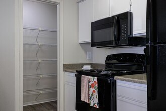 Building Photo - Skyler Ridge Apartments