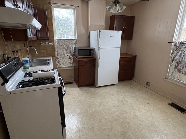 Building Photo - 1026 Race St