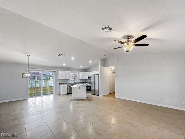 Foto del edificio - 210 Manatee St