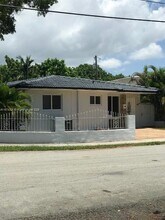 Building Photo - 3639 SW 12th St