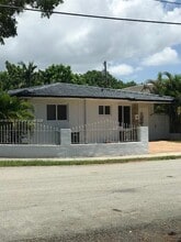 Building Photo - 3639 SW 12th St