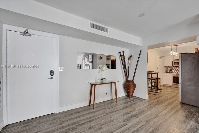 Foto del edificio - 9195 Collins Ave