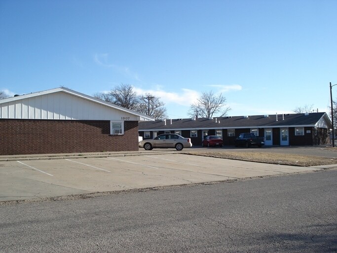Foto principal - Kirkland & Gregory Drive Apartments