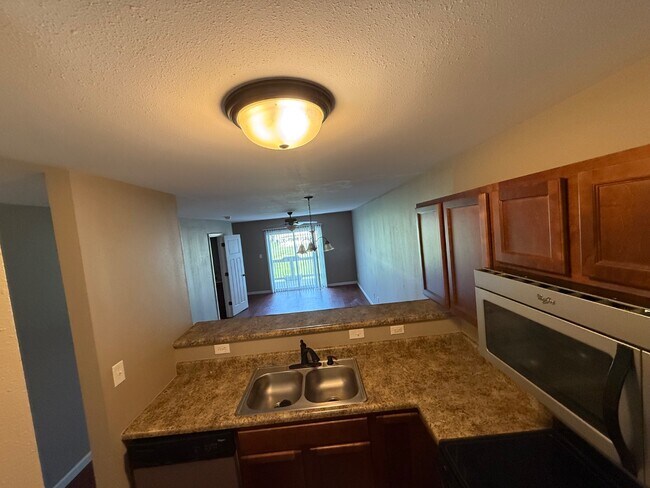 Foto del edificio - 526 Nepute St