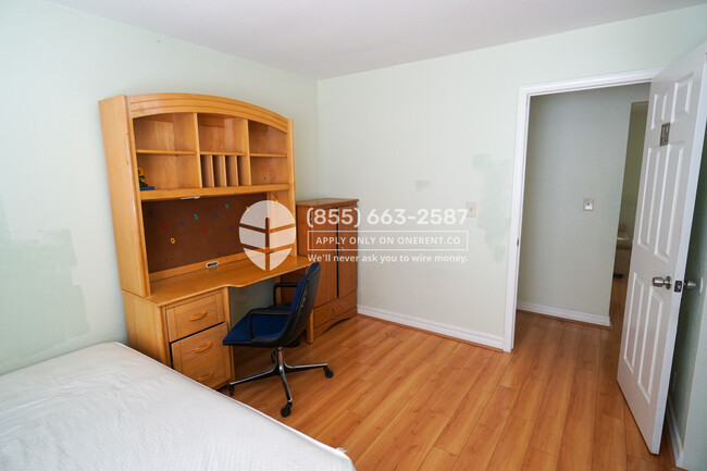 Building Photo - 10735 N Stelling Rd