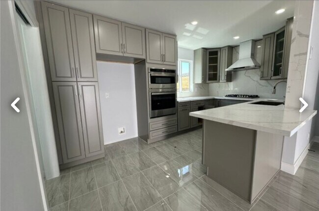 Foto del edificio - 15912 Casimir Ave