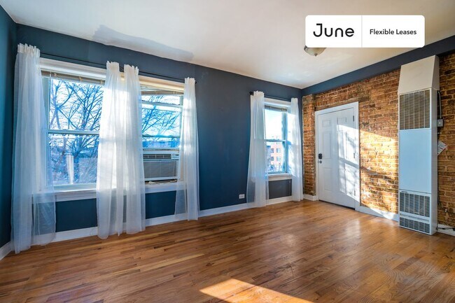 Foto del edificio - 2360 West Dickens Avenue