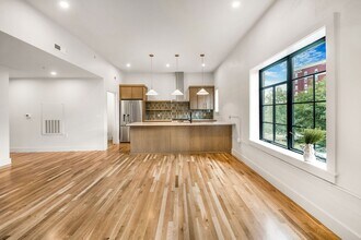 Building Photo - 29 Page Ave
