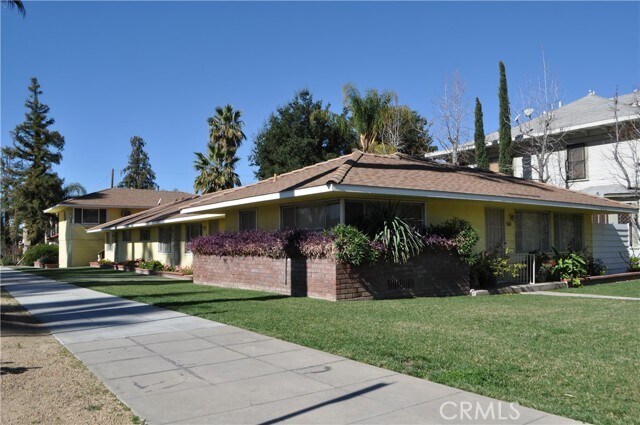 Building Photo - 6 W Cypress Ave