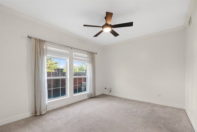 Foto del edificio - 1004 Stanford St