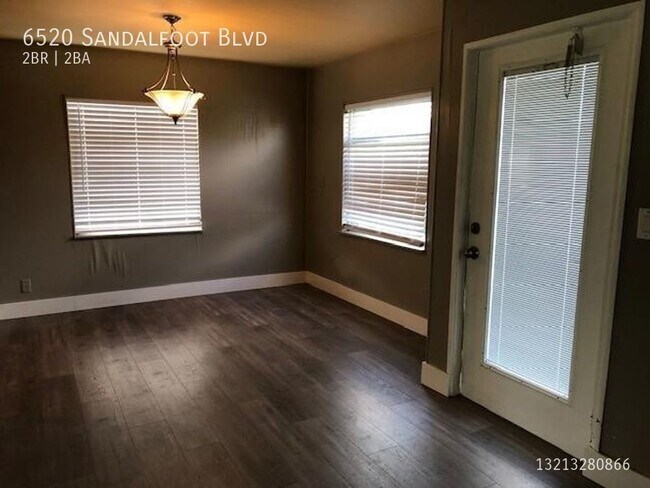Building Photo - 6520 Sandalfoot Blvd