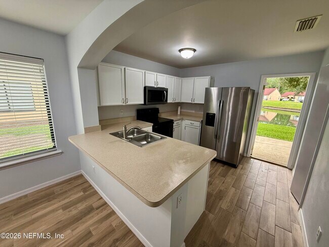 Building Photo - 622 Briar Way Ln
