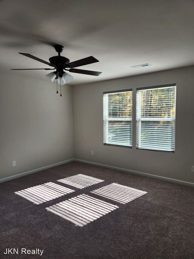 Building Photo - 4 br, 2.5 bath House - 2404 Cranberry Way