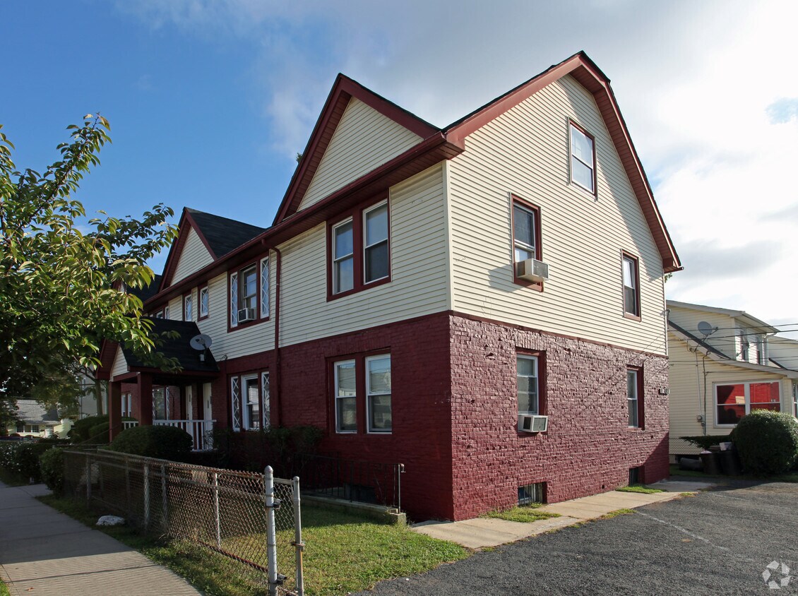 Building Photo - 1381 Stanton Ave
