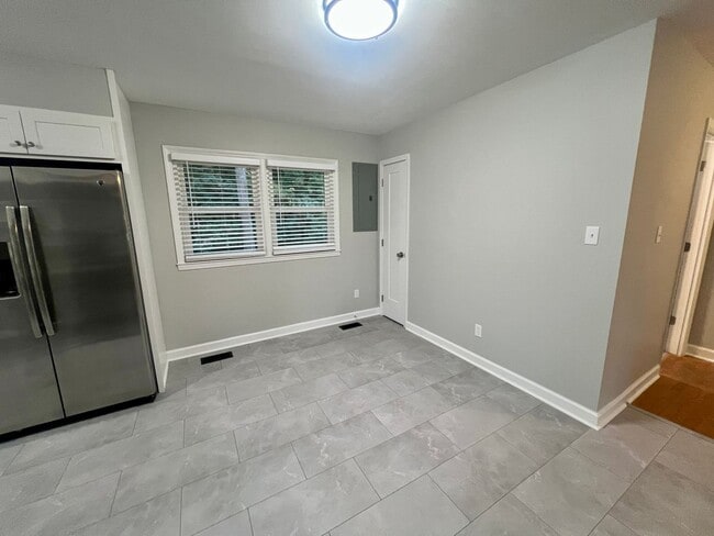 Building Photo - Lovely 3 Bedroom / 2 Bathroom Renovated Ranch Home for Rent