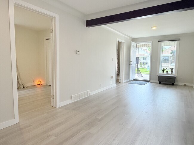 Photo du bâtiment - 1091 Marion Ave