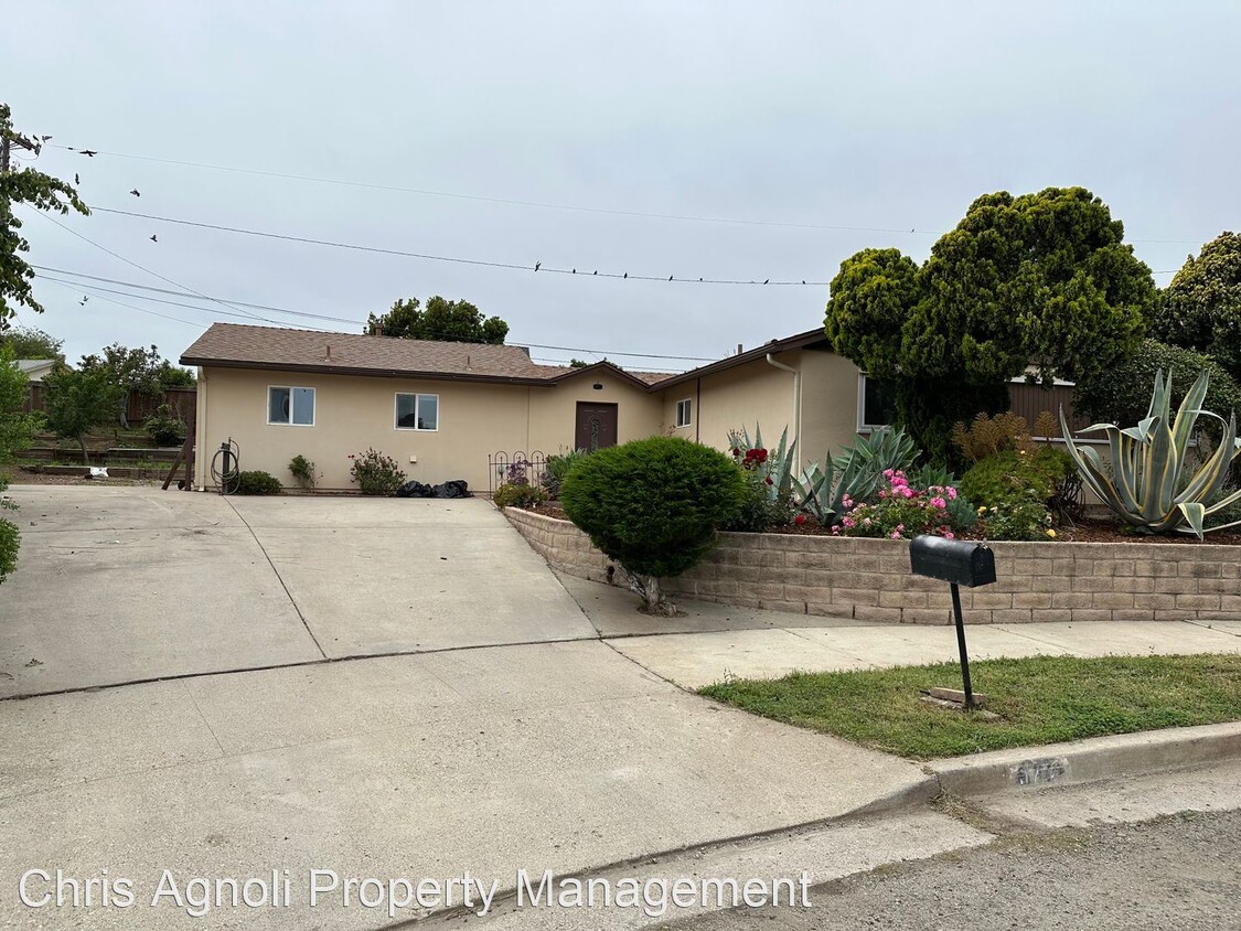 Primary Photo - 5 br, 3 bath House - 177 Del Canto Ln