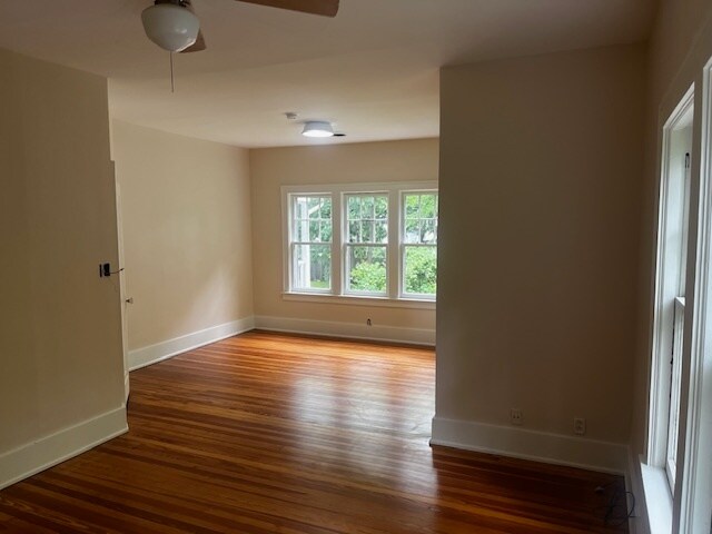 Primary bedroom - 172 N Galt Ave