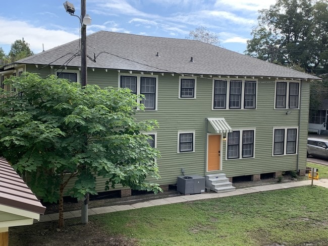 LADO DEL EDIFICIO - 167 E State St