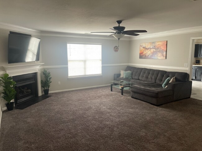 Foto del edificio - 5235 Grays Ridge Dr