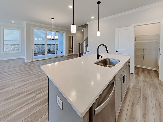 Foto del edificio - 5010 Bellmoore Park Ln