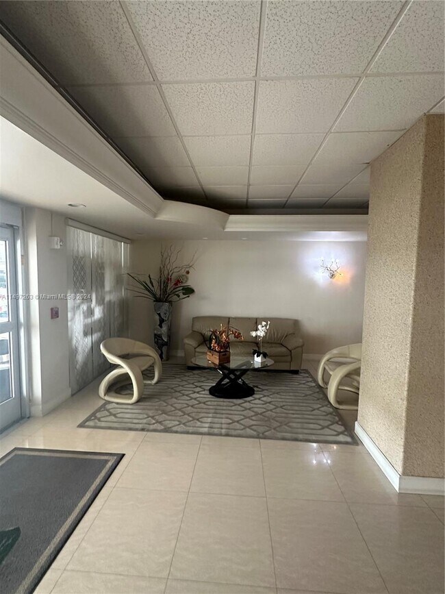 Foto del edificio - 1833 S Ocean Dr