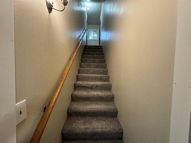 Building Photo - 202 Woodland Rd