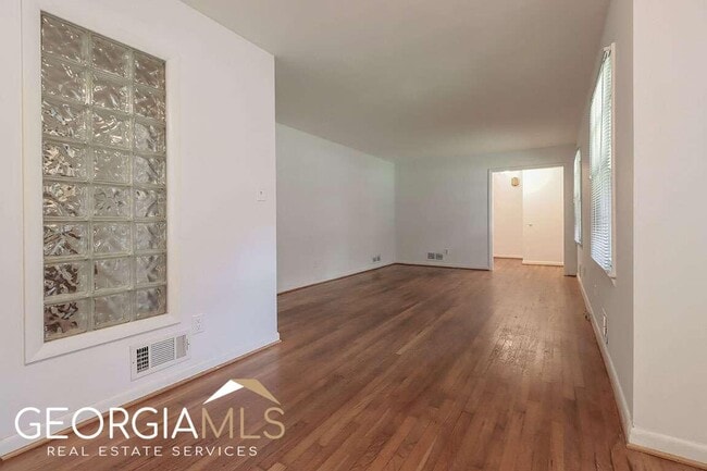 Foto del edificio - 3197 Alberta Ln