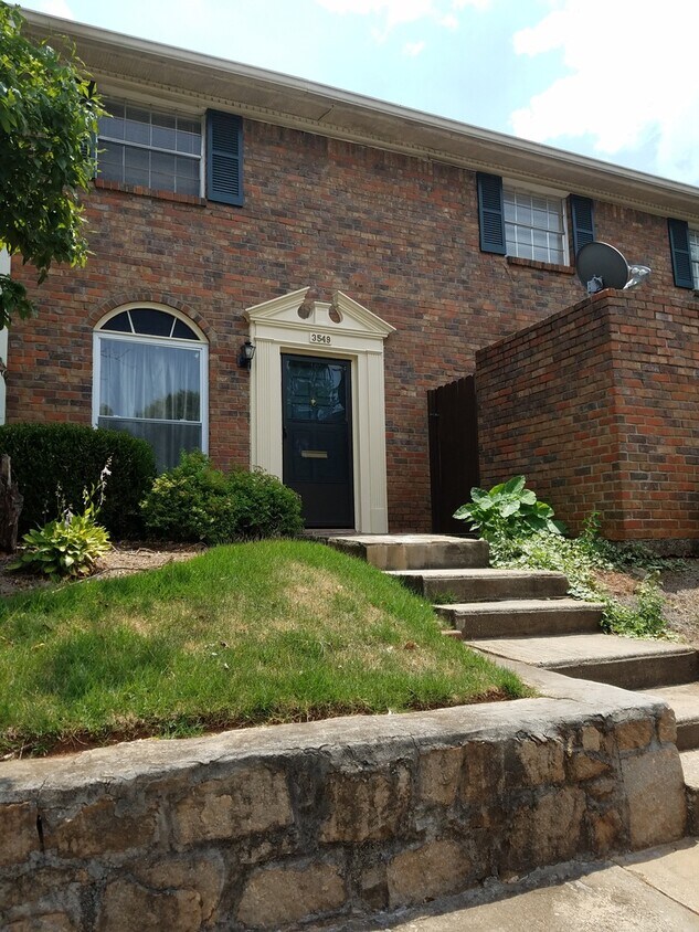 Foto principal - 3549 Old Chamblee Tucker Rd