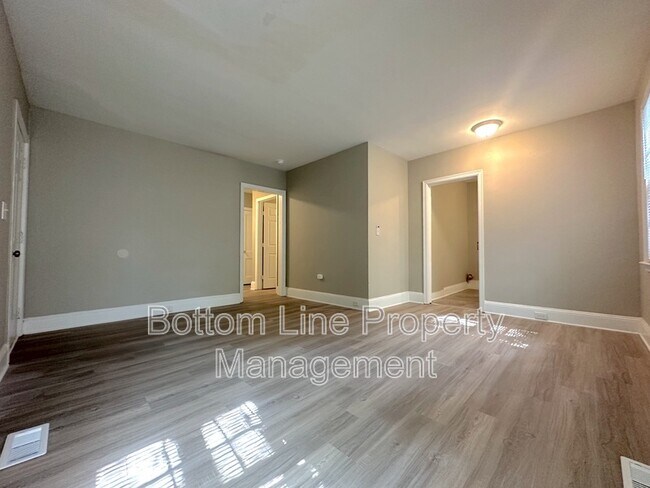 Foto del edificio - 2438 Columbus Cir