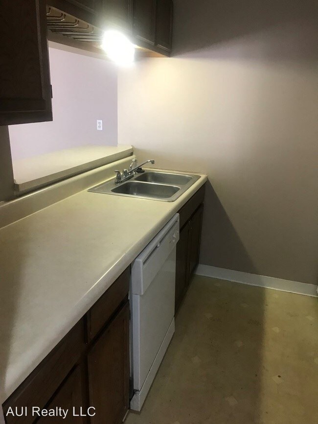 Foto del edificio - 7202-7208 E 87th Terrace
