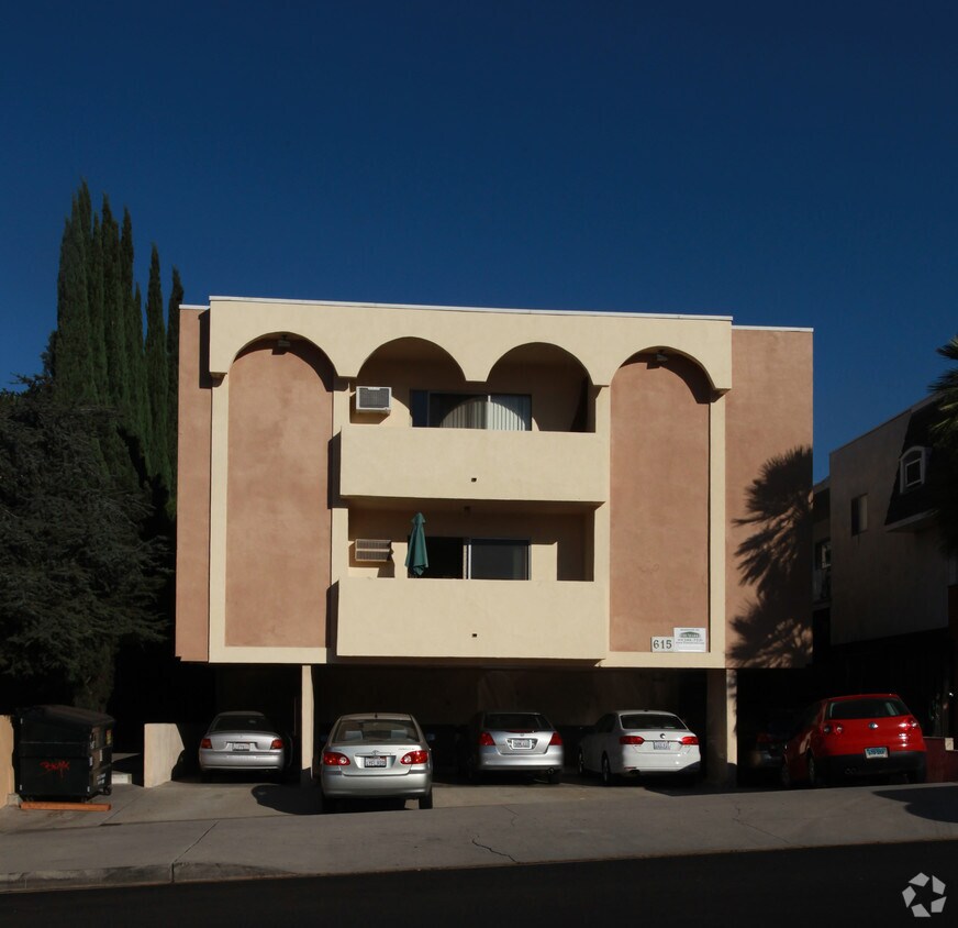 Foto del edificio - 615 E Orange Grove Ave