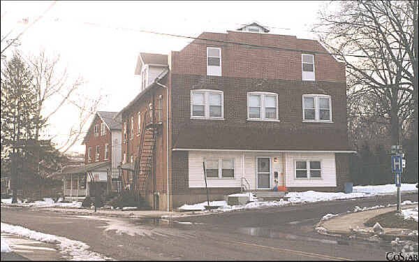 Primary Photo - 108 Lawn Ave