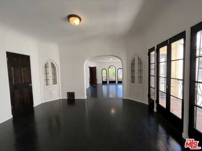 Foto del edificio - 942 S Mansfield Ave
