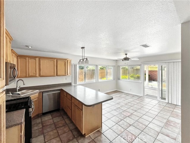 Building Photo - 6732 Amber Ct