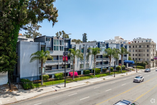 Alt Building - 1940 N Highland Ave