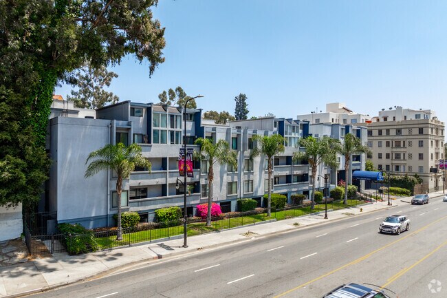 Edificio alternativo - 1940 N Highland Ave