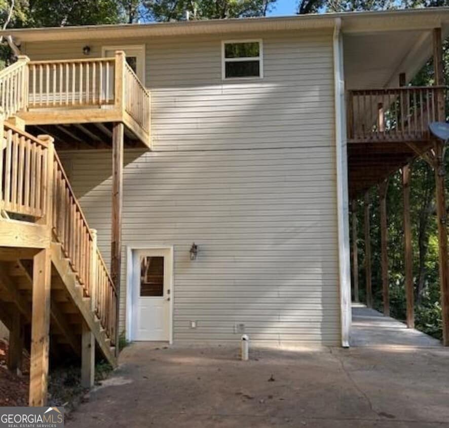 Primary Photo - 104 Travelers Ln