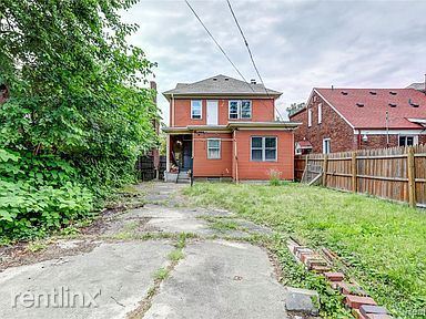 Building Photo - 3 br, 2 bath House - 3345 Leslie St