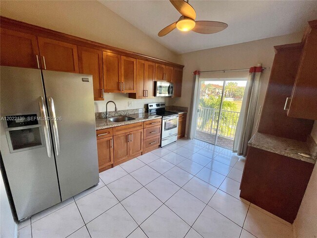 Foto del edificio - 6912 NW 179th St
