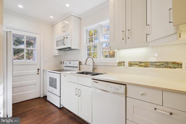 Foto del edificio - 6625 31st St NW