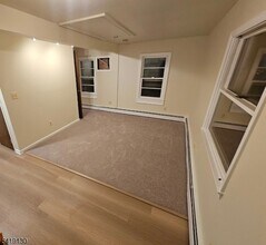 Building Photo - 91 Chestnut St