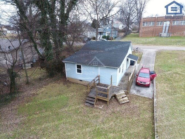 Building Photo - Wonderful Small Home